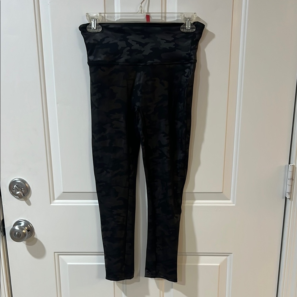 Spanx tonal camo leggings